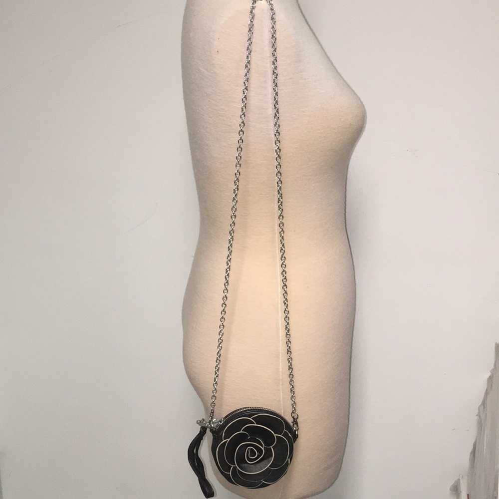 NWOT FLOWER WRISTLET